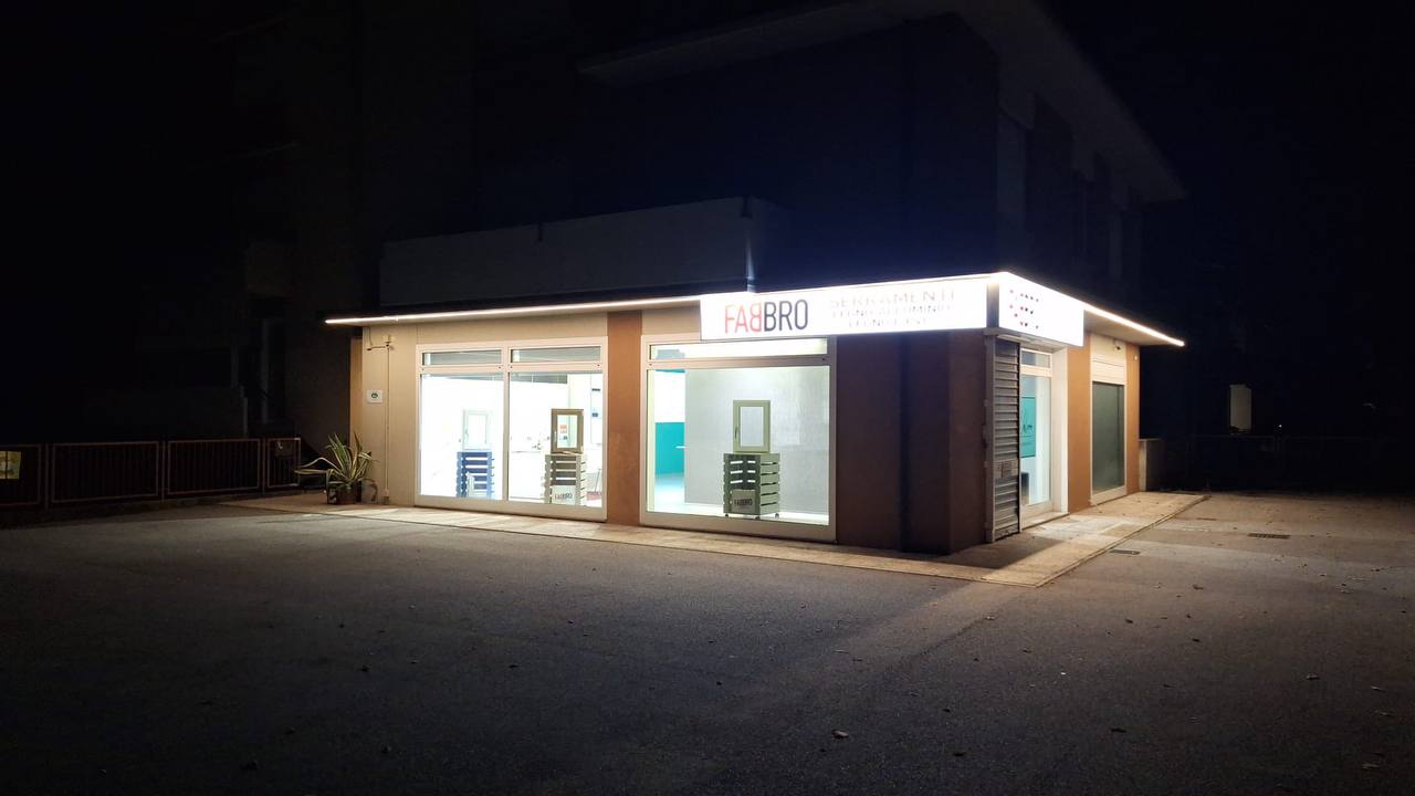 Lo Showroom di Notte